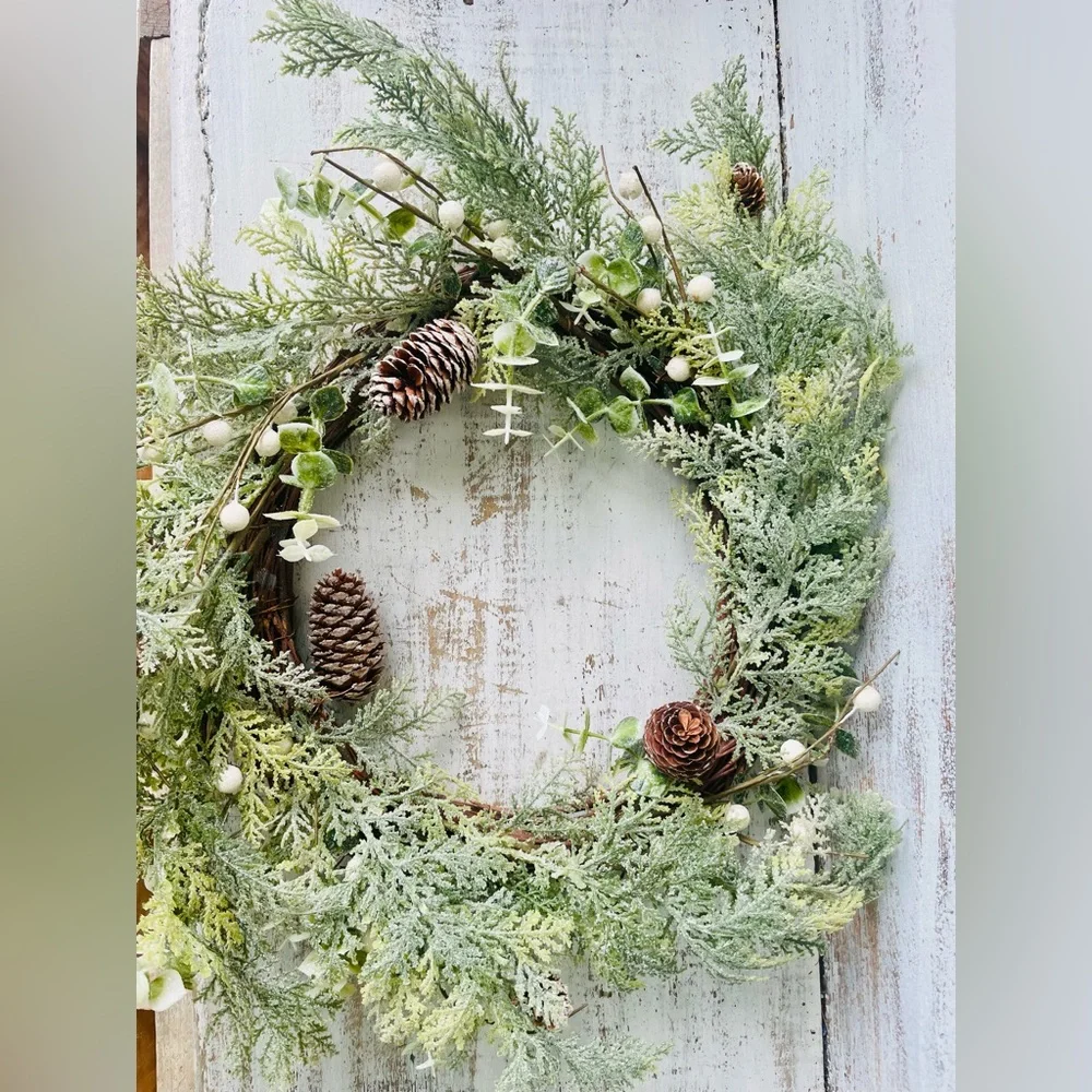 *Frosty Cedar, Pinecone & White Berry Wreath